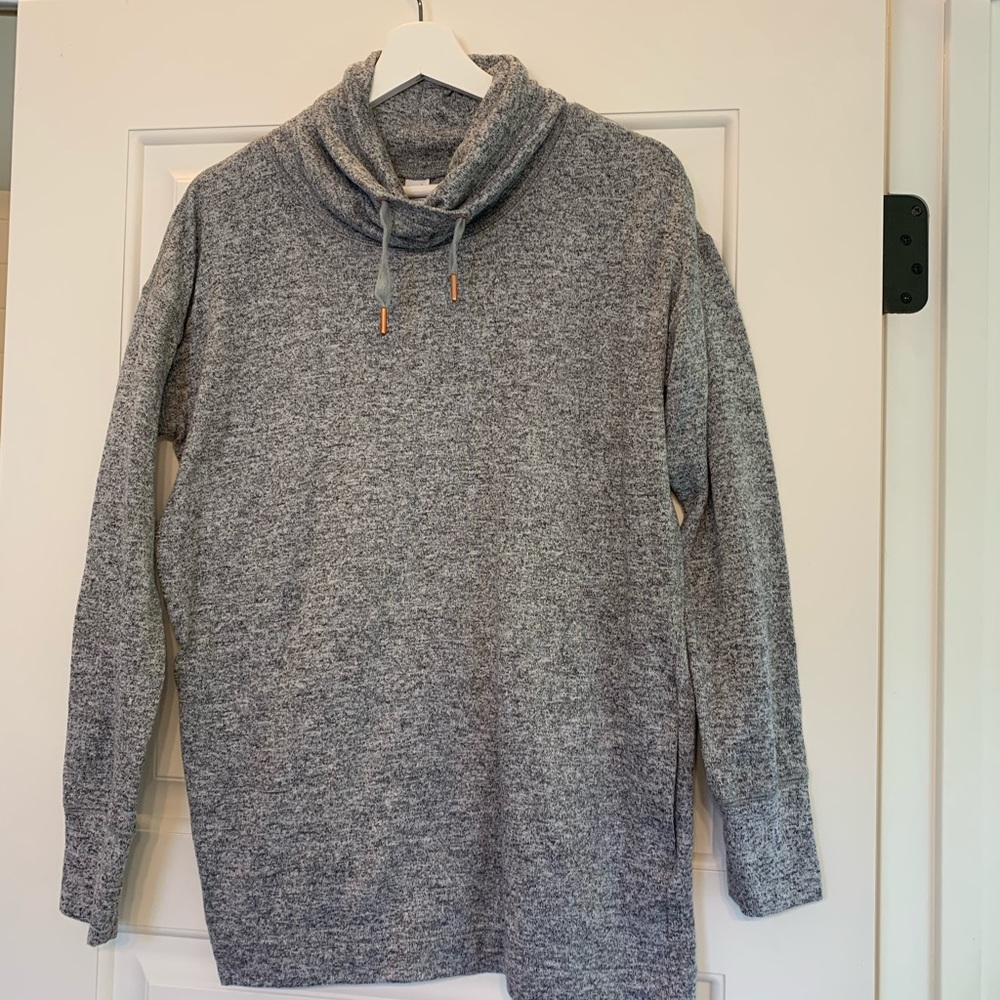 oversized turtleneck sweater
